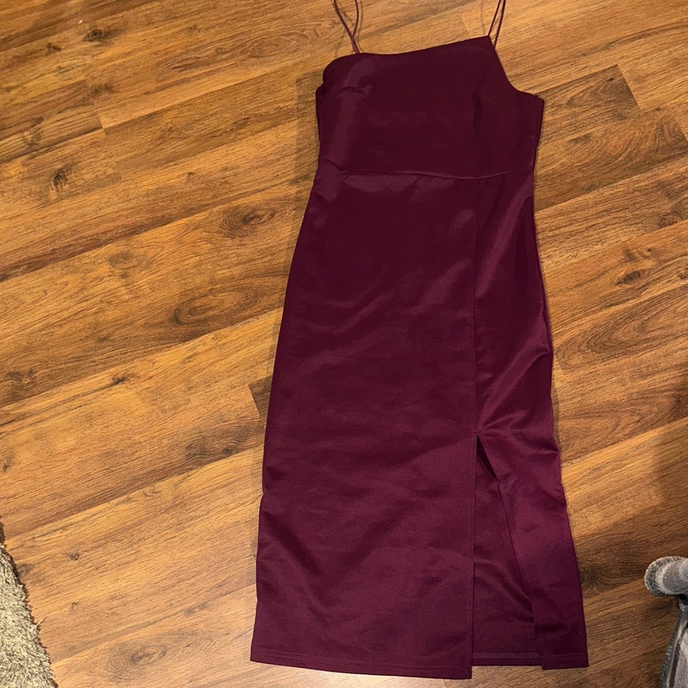 Chic Strapless Burgundy Dress